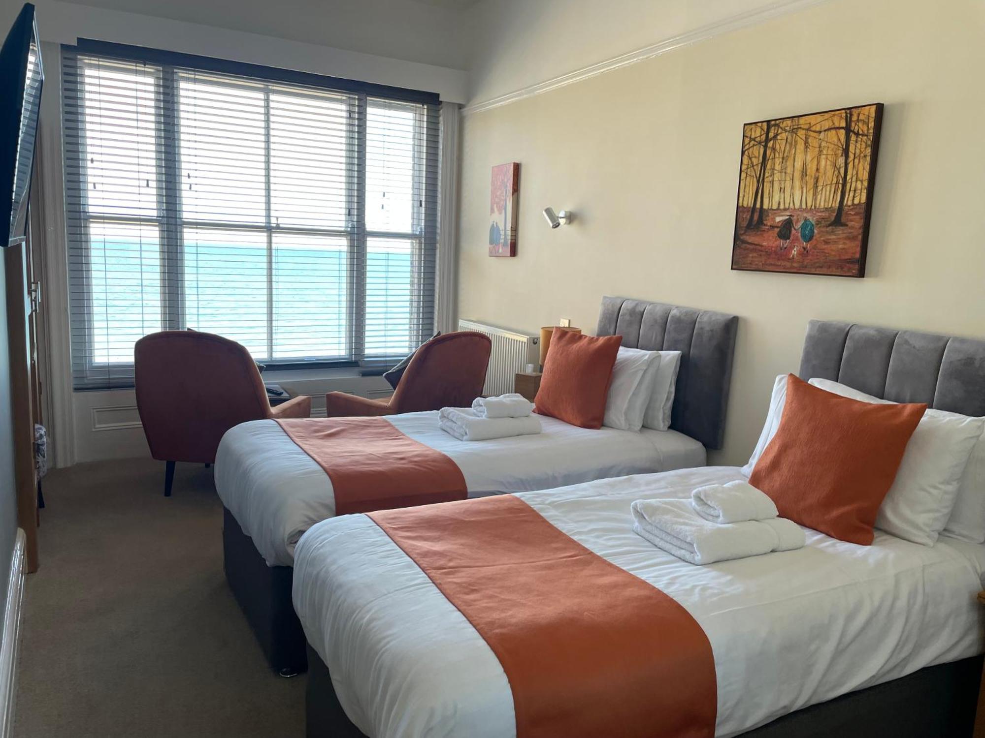 The Red Lion Hotel 크로머 외부 사진 A room at the hotel